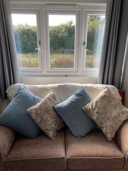 The Hideaway - Village Retreat With Woodland Views Smeeth Eksteriør billede